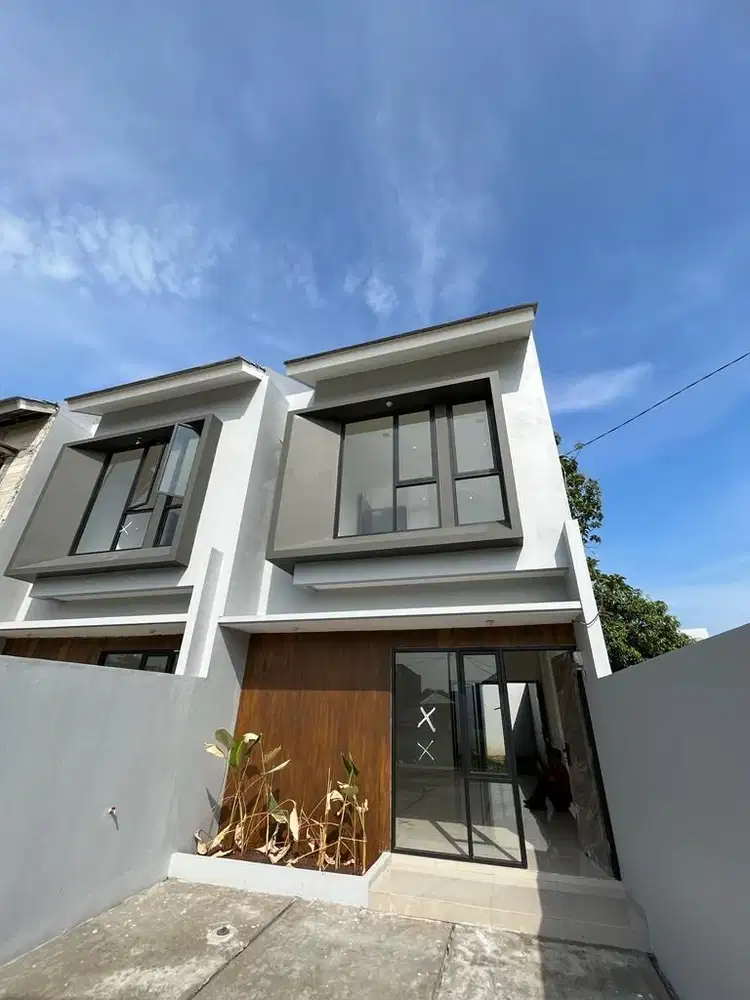 Rumah 2 lantai lokasi premium dan strategis di Jatiasih bebas banjir