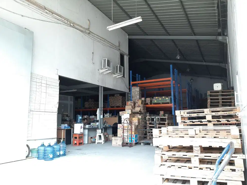 Gudang di Komplek Bandara Soekarno Hatta, Tangerang 350 M Bagus Gudang