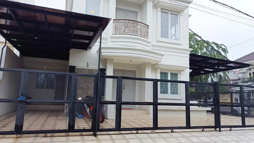 Rumah Mewah 2 Lantai Strategis di Cipinang Indah
