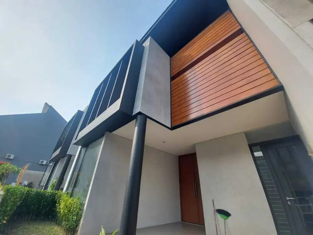 Jagakarsa Luas 160 Halaman Belakang Luas