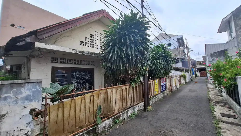 Rumah di Tebet cocok utk kosan Hanya Tinggal Renovasi