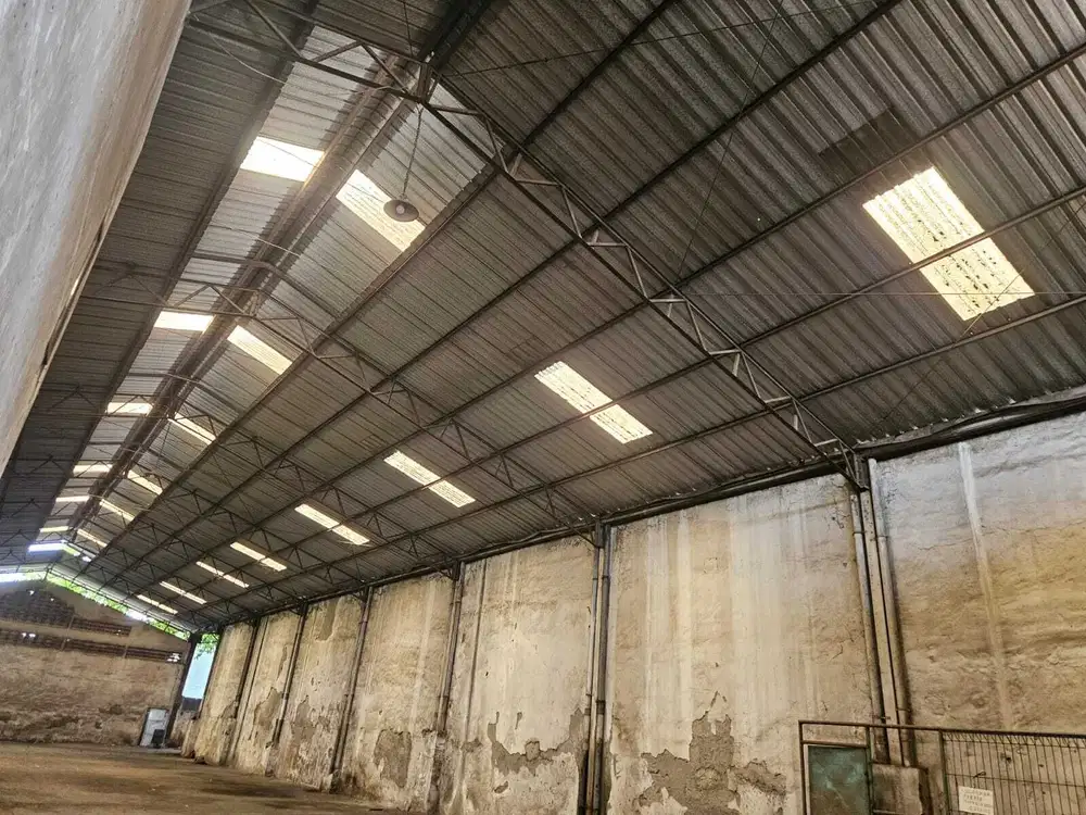 Gudang Luas Kawasan Strategis Di Jl.Raya Narogong Bekasi