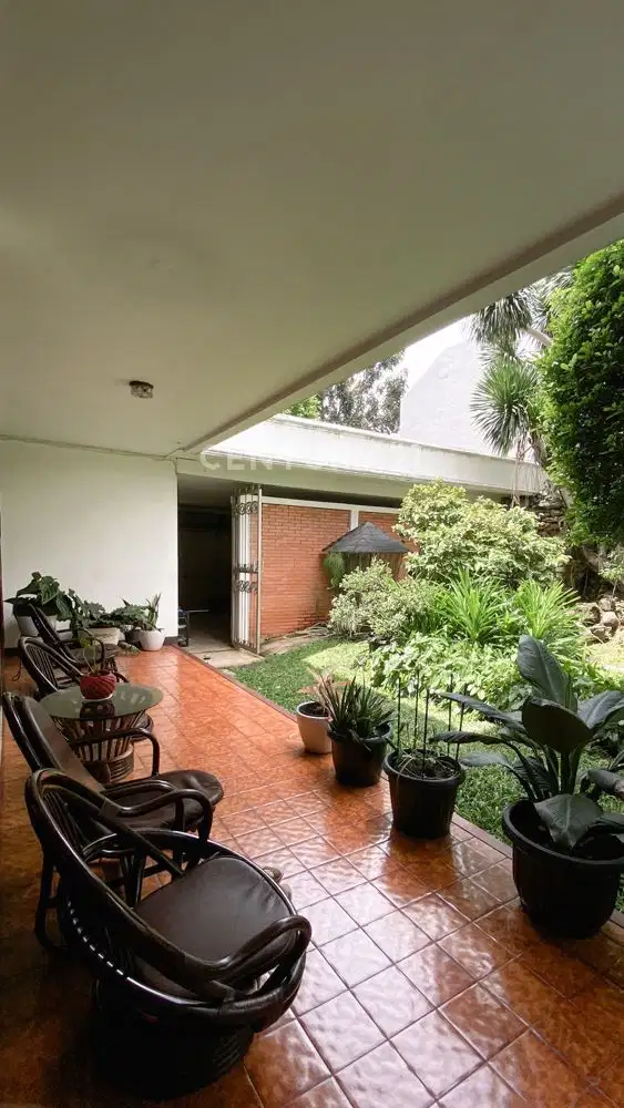 Rumah Di Menteng Inti Dengan Posisi Hoek