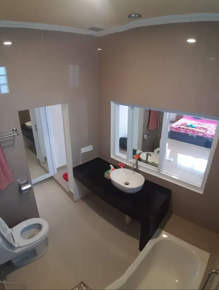 Disewakan Rumah 3 Lantai Pamulang