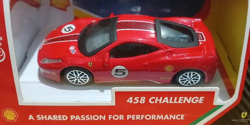 Shell Ferrari 458 Challenge skala 1:43