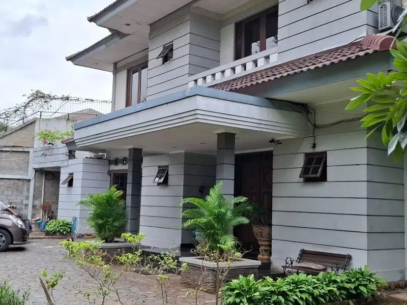 RUMAH MEWAH DAN FURNISH DI KEDOYA JAKARTA BARAT