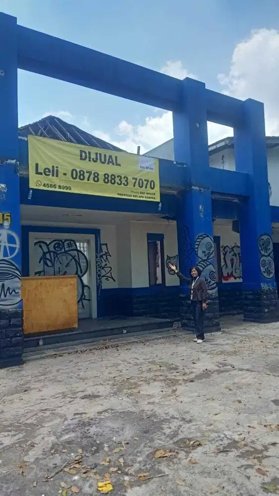 Tanah 890 m2 dan Bangunan di Jl. Wr. Supratman, Bandung