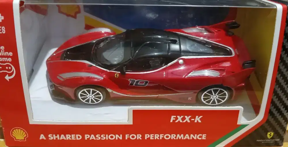 Shell Ferrari FXX-K skala 1:43