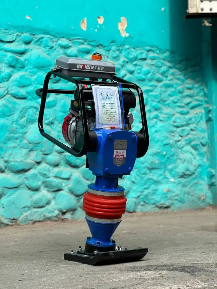 Mesin Pemadat Tanah Stamper Kuda 90 Penggerak Bensin Honda Gx160