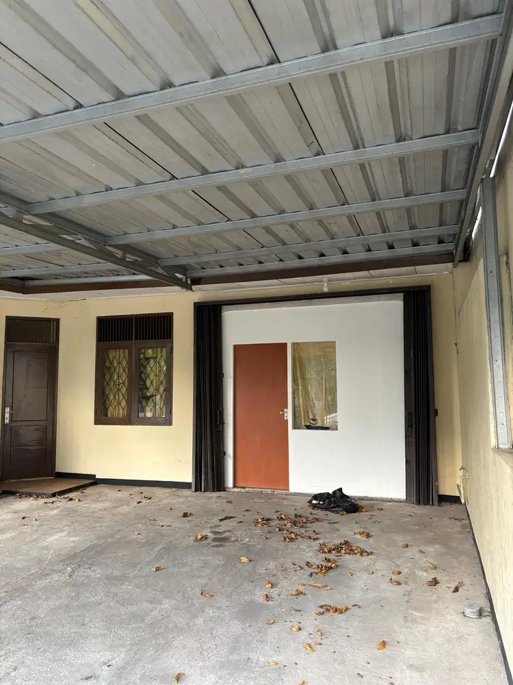 Disewakan Rumah Dekat Dengan Stasiun Kereta di Bintara, Bekasi Barat