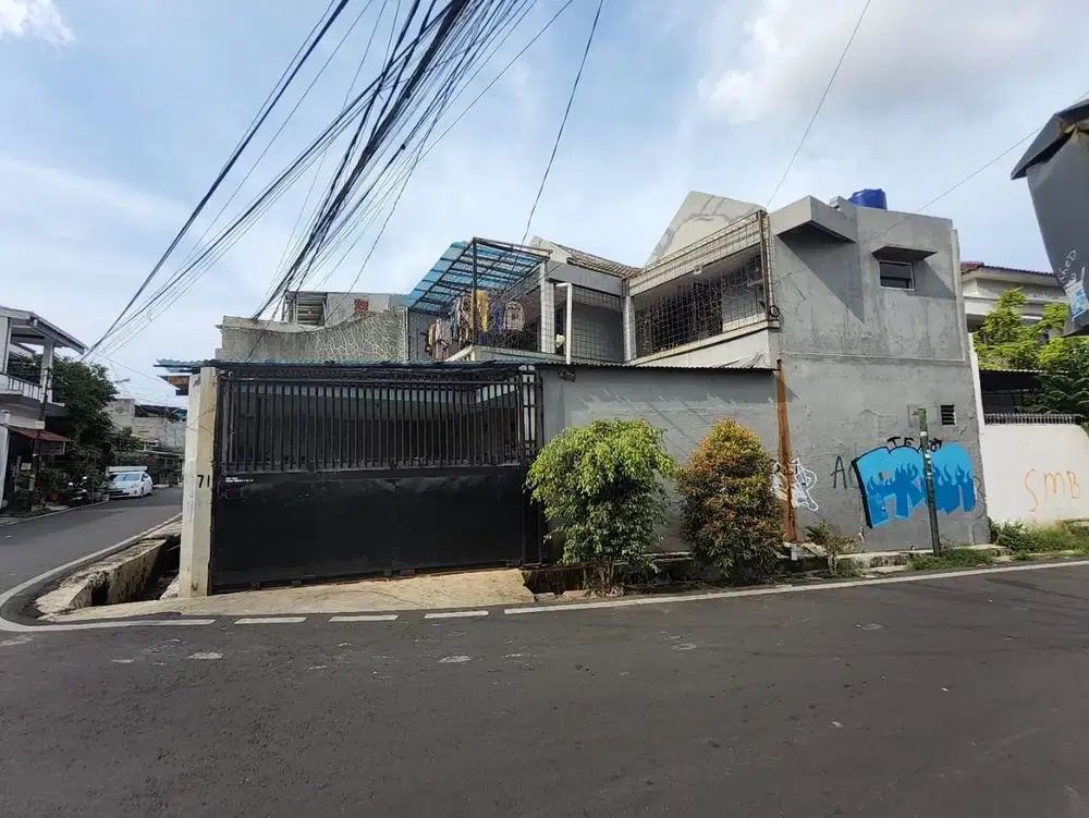 Rumah dijual di Bawah harga NJOP di kawasan Senen - Jakarta Pusat.