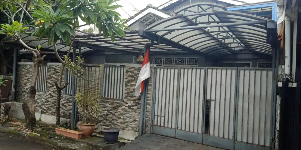 Di jual Rumah 2 Lantai Lokasi Sangat Strategis di Ciputat