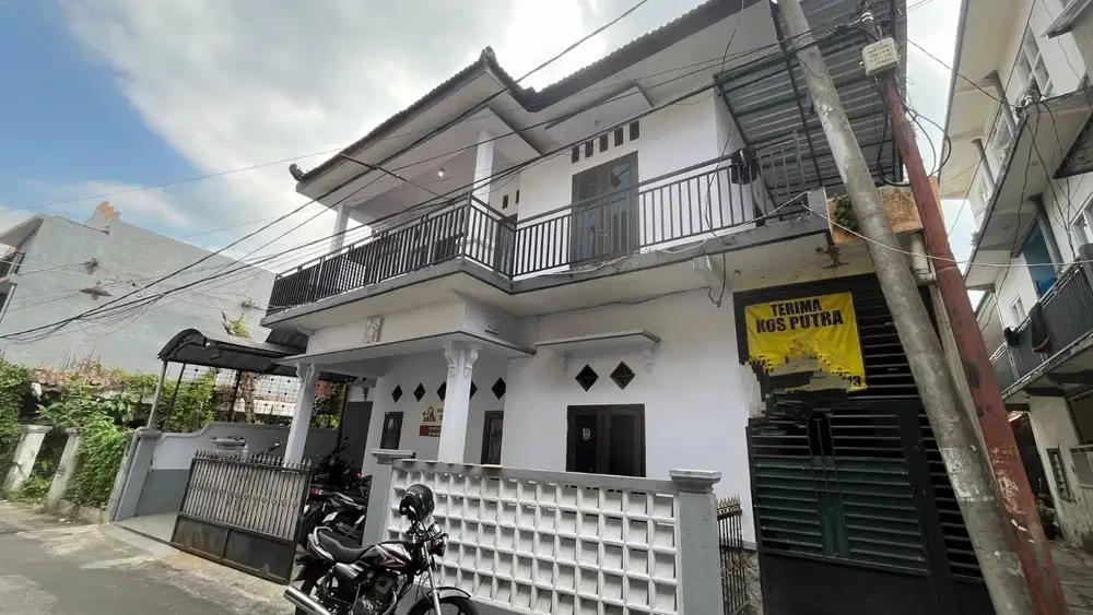 Dijual Cepat Rumah Kost Full 22 Kamar dekat Kampus UMM 3 Malang
