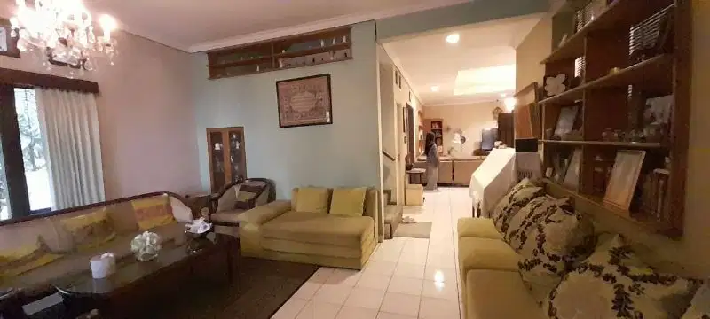 Rumah impian anda menanti di Pondok Indah, 2 lantai mewah Strategis