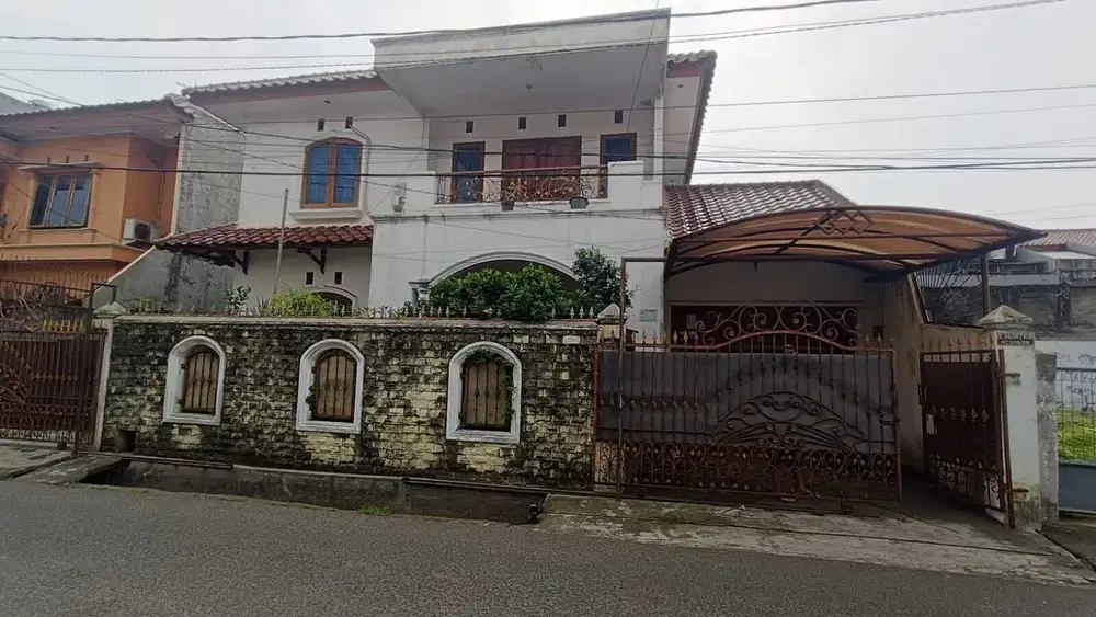 Rumah 2 Lantai Siap Huni Strategis di Palmerah