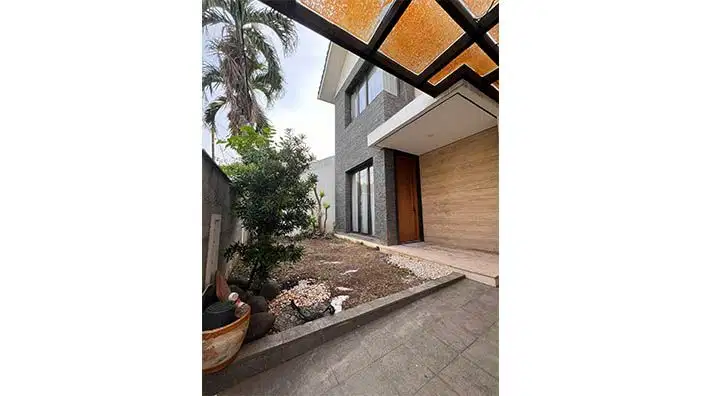Rumah Bermis Jl Kenanga, Kelapa Gading, Jakarta Utara