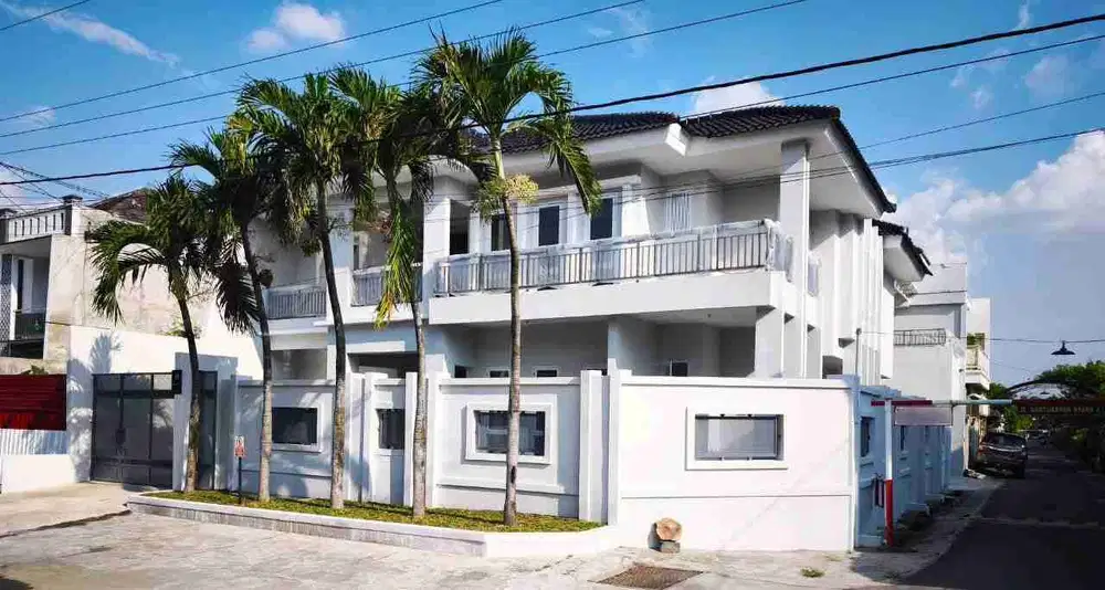 rumah mewah 2 lantai di sumber banyuanyar exclusive design