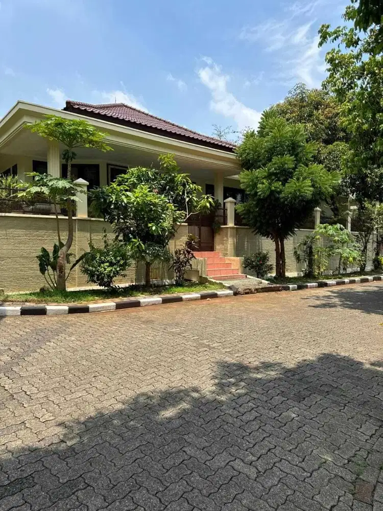 Dijual RUmah Bagus Mewah siap huni di Villa Cinere Mas.