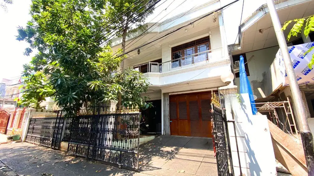 Rumah 2 Lantai di Tebet Jakarta Selatan – Akses 2 mobil