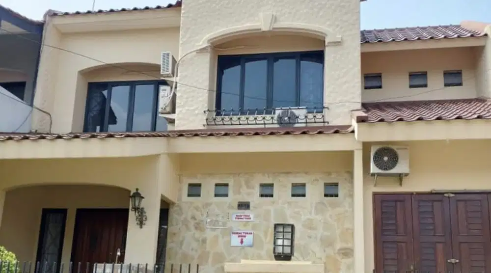 DIJUAL RUMAH 2 Lantai KOMPLEK LAGUNA, CINERE, DEPOK