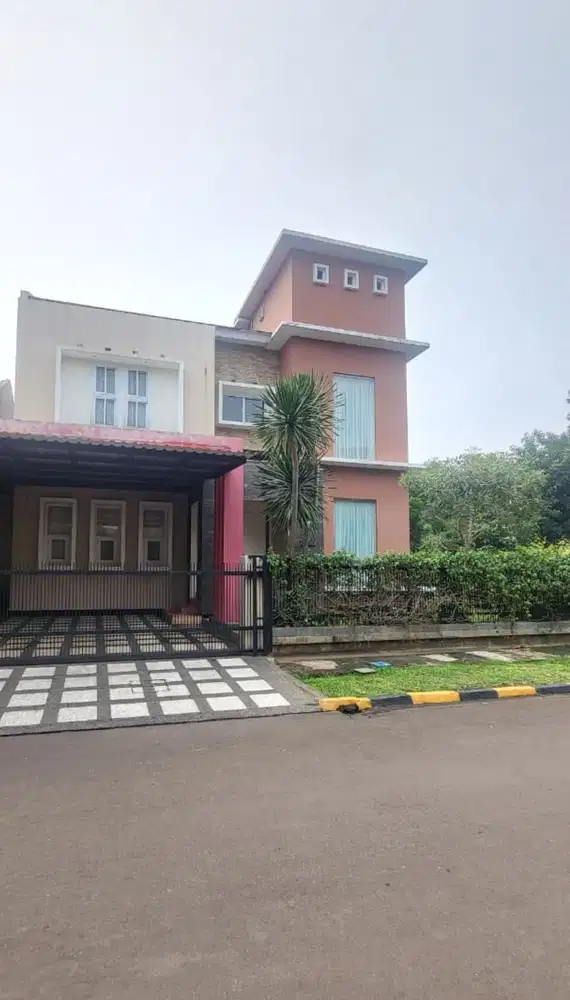 Rumah Swimming pool Tanah Luas Harga Menarik Puspita Loka BSD city