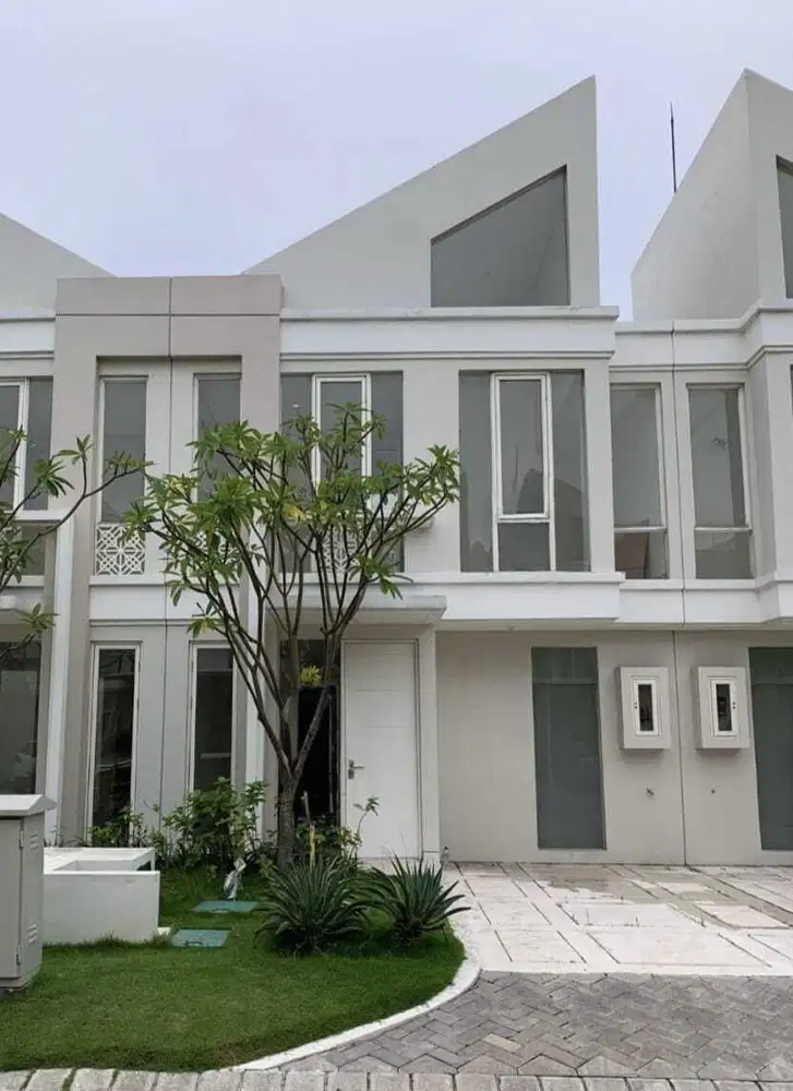 Rumah Nyaman Siap Huni di Grand Pakuwon Surabaya