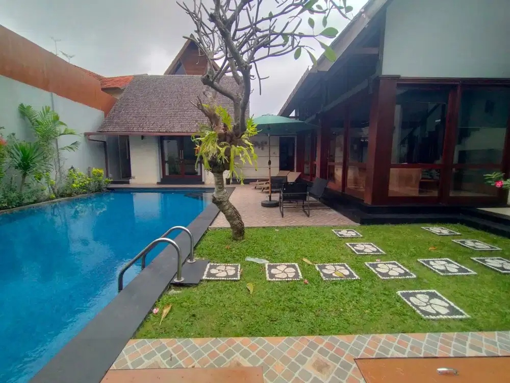 Dijual / Disewakan – Vila Mewah 3 Kamar Tidur di Umalas, Kerobokan