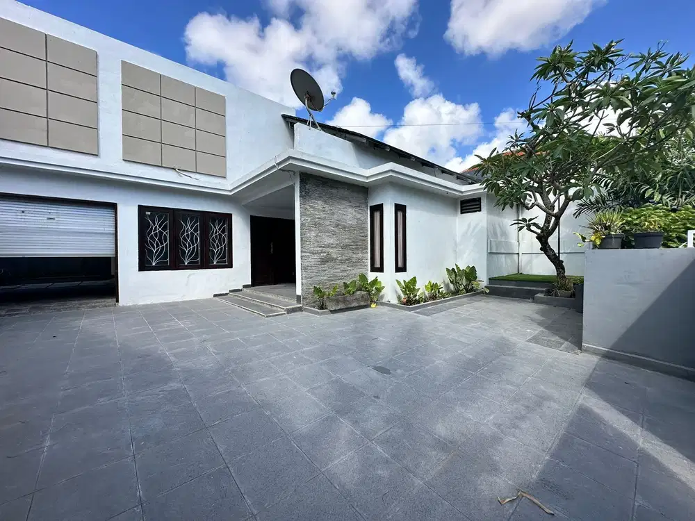 Dijual Rumah Cocok untuk Rumah Tinggal atau Tempat Usaha di Jimbaran