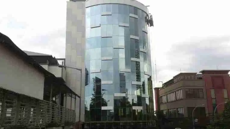 Gedung Raya Buncit Lux Dekat Pejaten Village dan Kemang