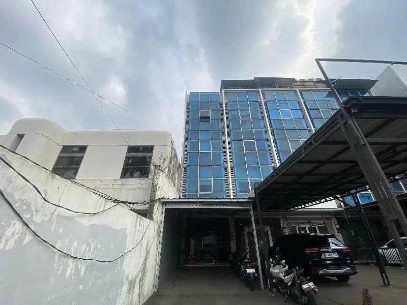 Ruko 4 lantai Lokasi strategis di Tebet Jakarta Selatan