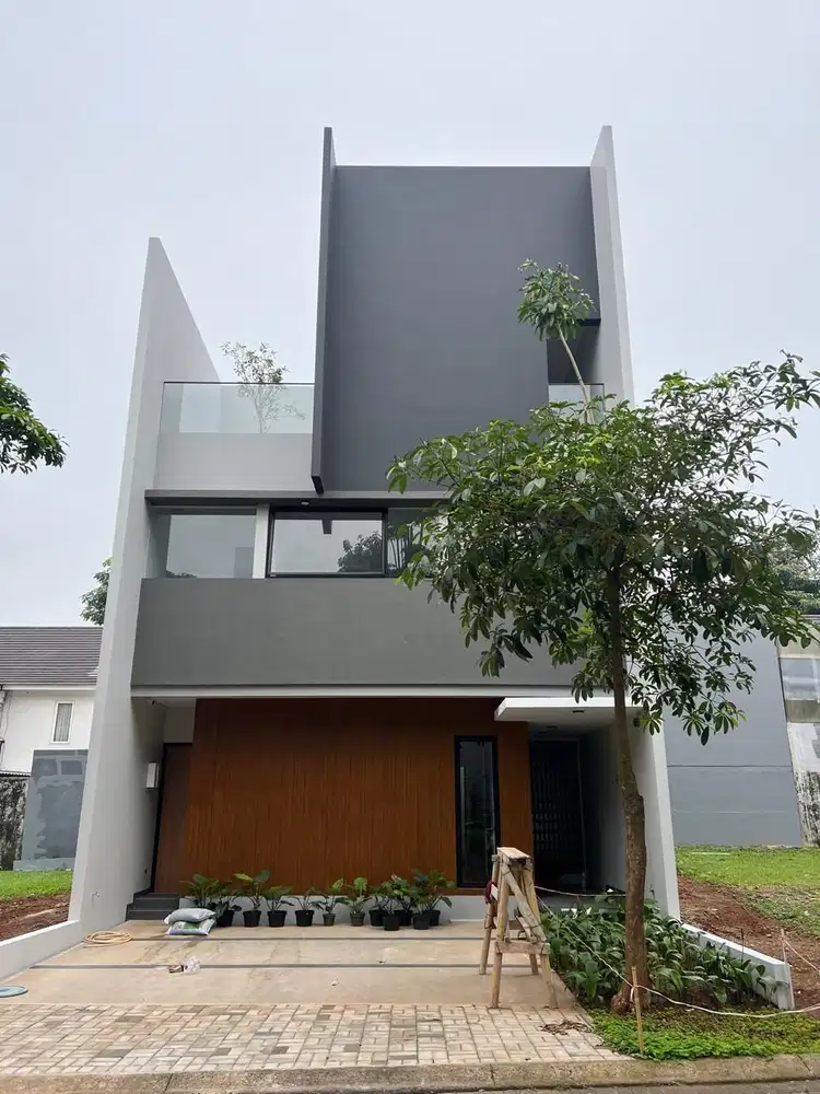 Rumah Tropical Design 3 Lantai The Green BSD