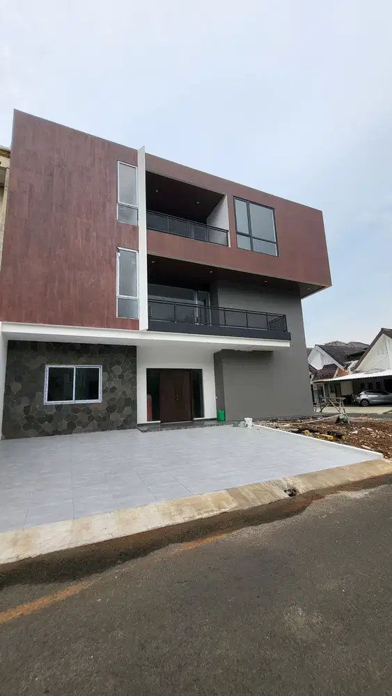 Rumah Baru Siap Huni di Alam Sutera Dekat Mall