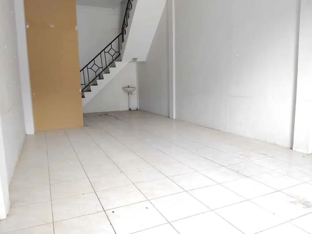 Disewakan Ruko 2 lantai di Jalan Perjuangan Cirebon