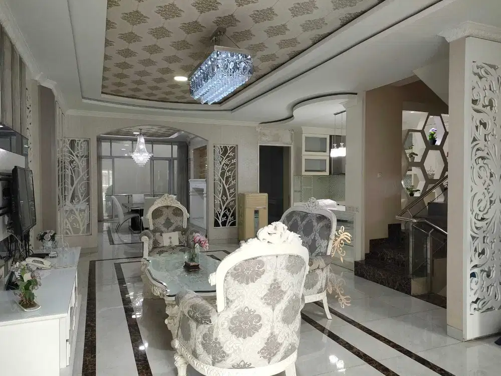 Dijual Rumah Konsep Modern 3 Lt di Golf Lake Residence JakBar