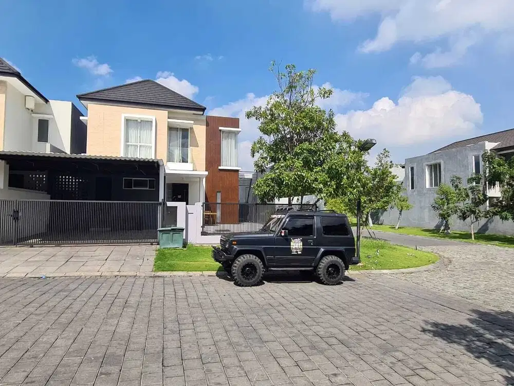 Dijual Rumah Cantik Graha Natura Ada Kolam Renang