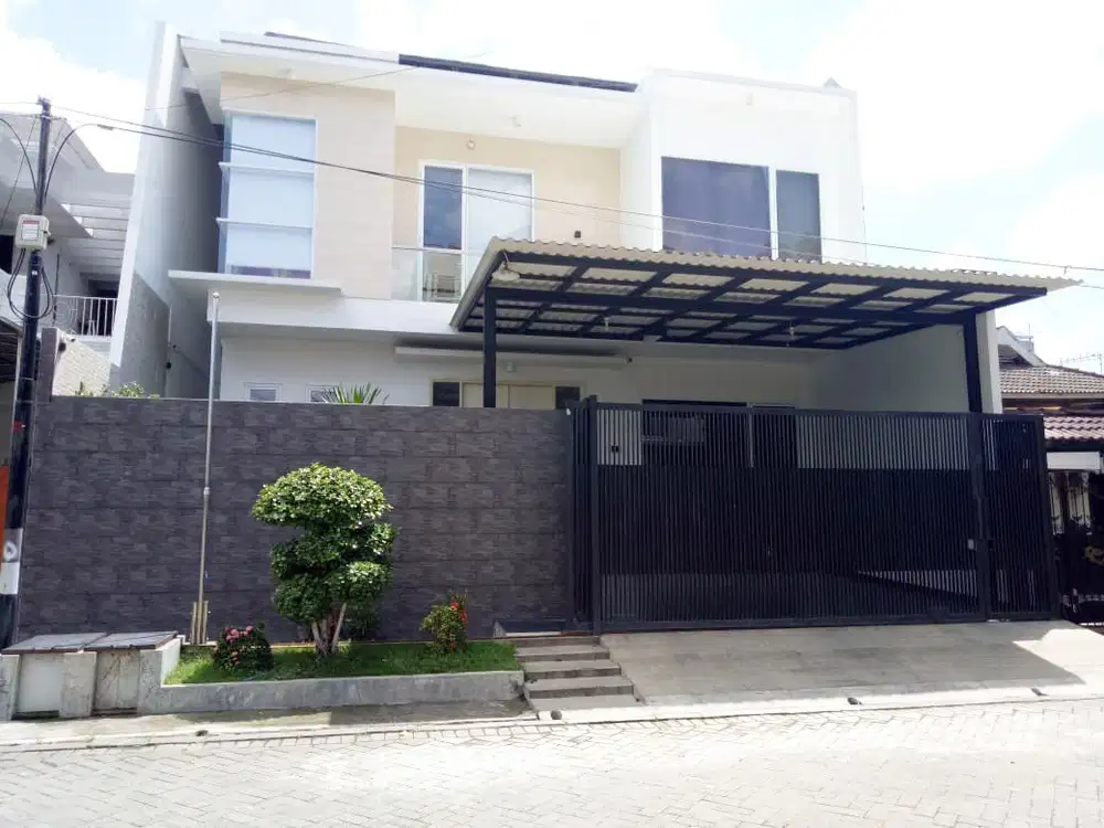 Rumah di Kutisari Besar