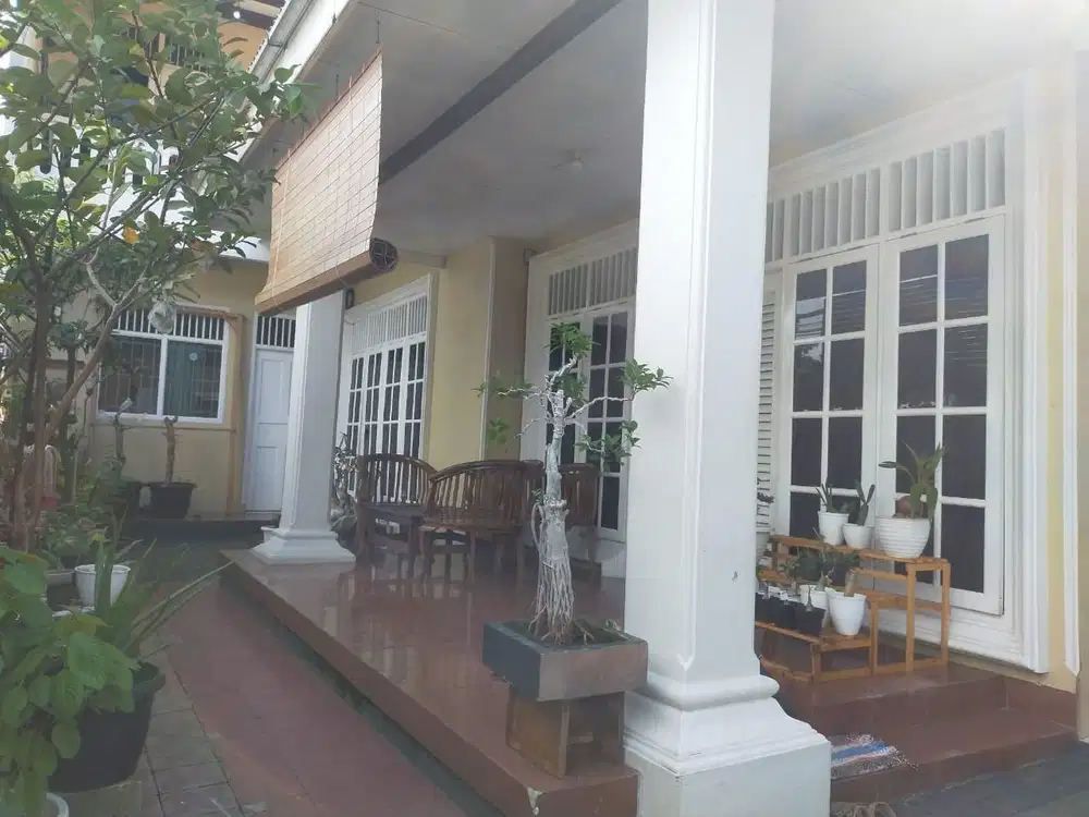 Di Jual Cepat rumah Tua siap huni 1 lantai Di cirendeu