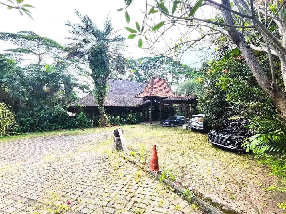 Gedung Serbaguna di Jeruk Purut Cilandak Timur