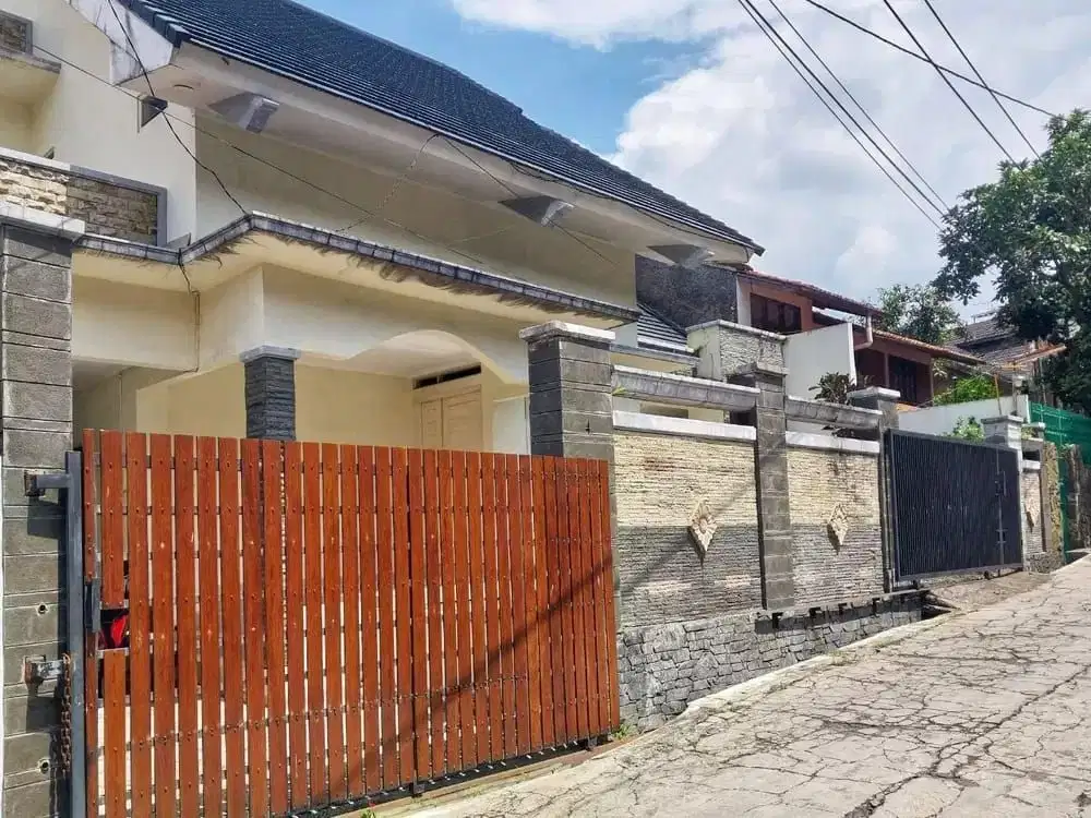 Dijual Rumah MURAH Siap Huni komplek Ligar Cigadung dkt ke Resort Dago Pakar Bandung