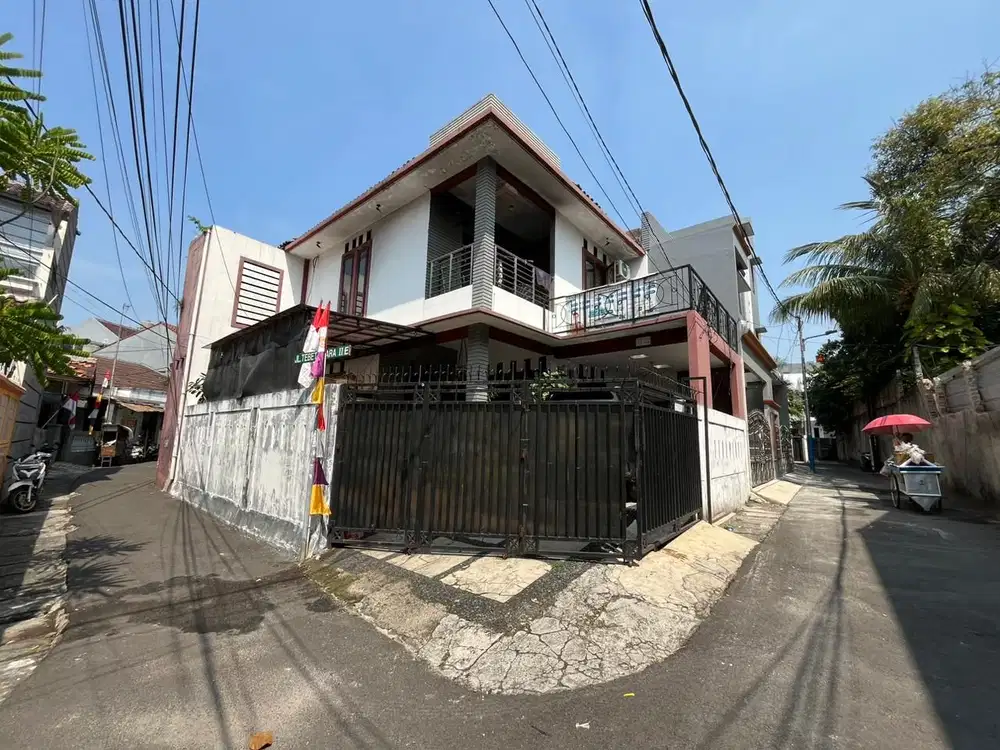 Rumah Dekat Stasiun Tebet Cocok Untuk Kost-kostan