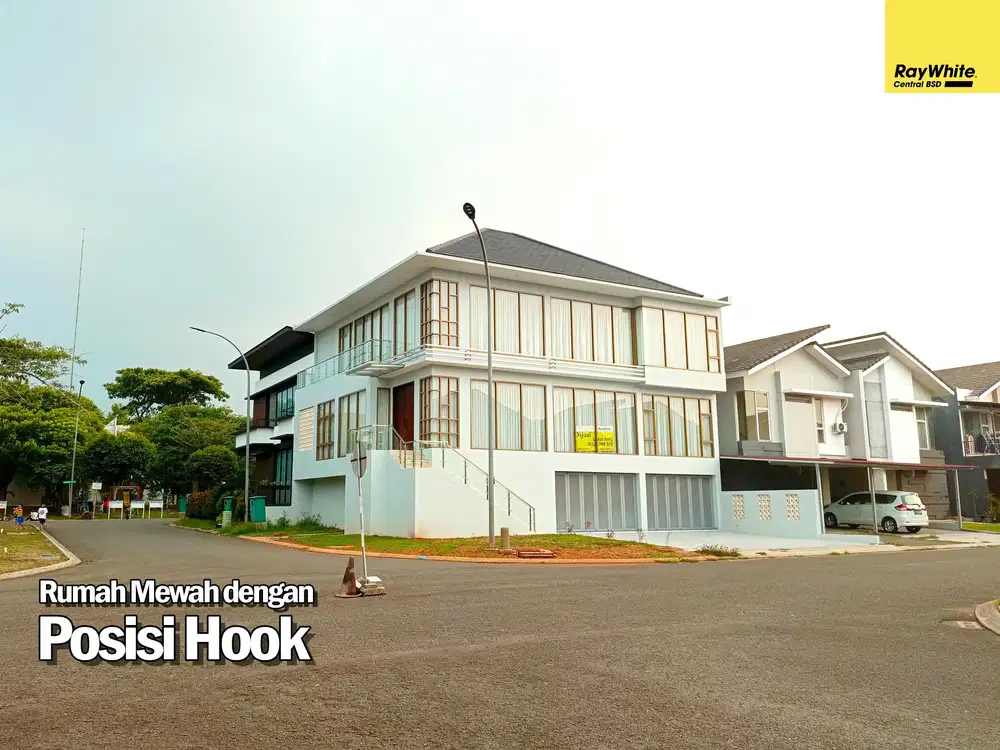 Jarang Ada rumah Hoek 3 Lantai Dengan Kolam Renang Indoor Di Bsd