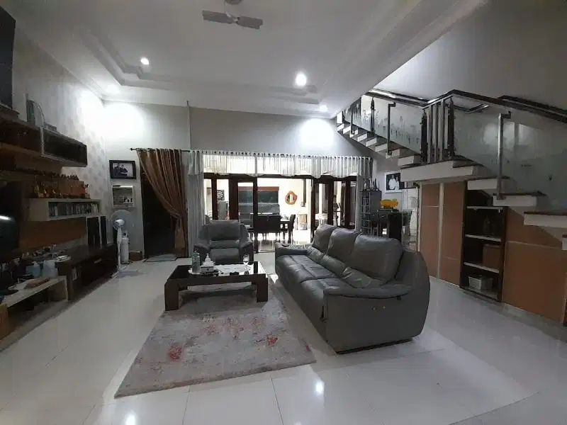 Dijual Rumah Full Furnished di Taman Sakura Indah