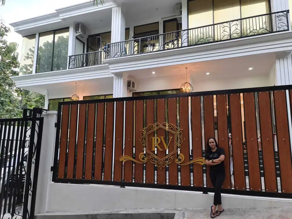 Dijual Rumah 2 Lantai di Cirendeu