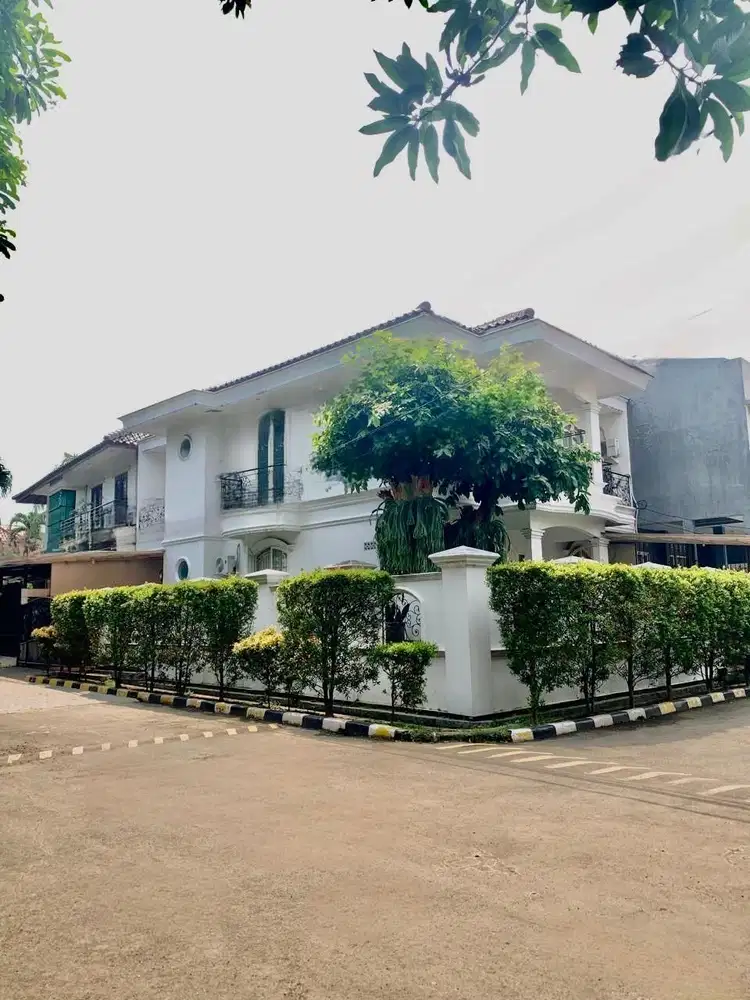 Dijual Rumah Hook Luas Asri One Gate System Jl Palem Indah  Bintaro 9