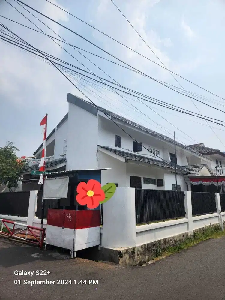 Rumah Hook 6 Kamar Tidur di Pulomas, Jakarta Timur