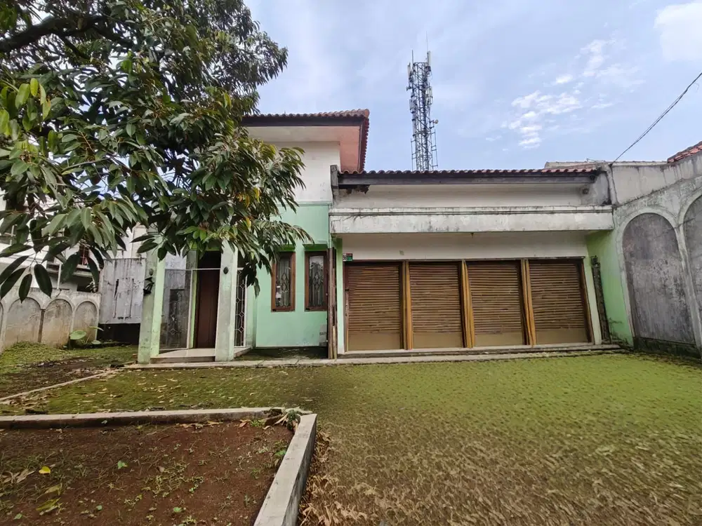 Rumah di lingkungan yang tenang dekat Kahfi 1 Ciganjur Jagakarsa Jakarta Selatan