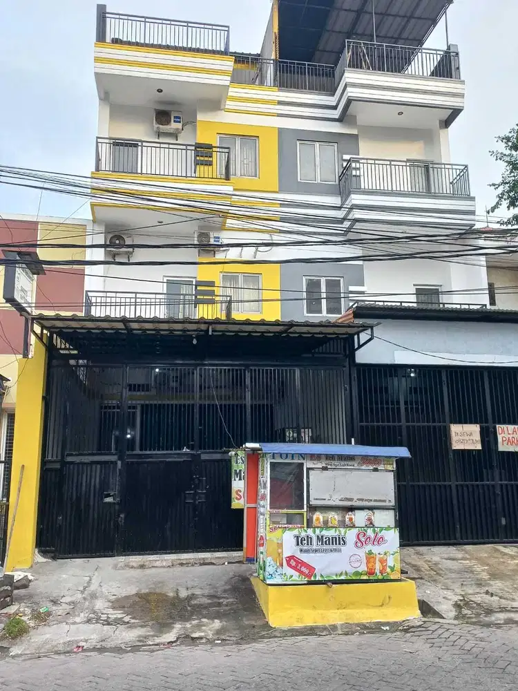 DIJUAL CEPAT KOST FULL FURNISH 3.5 LANTAI DI JALAN RAYA TAMAN CIBODAS