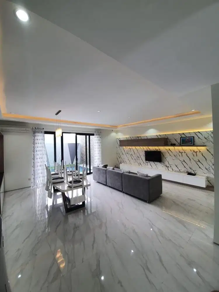 Rumah mewah 2 lantai graha candi golf semarang