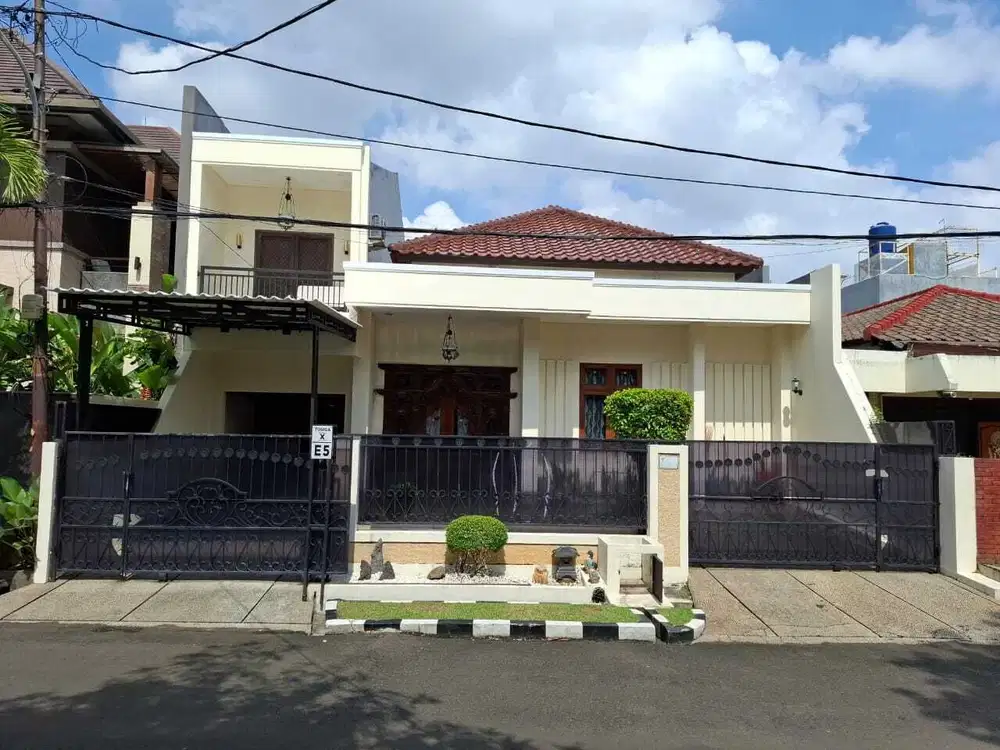 Dijual, Rumah Terawat di Perumahan Tosiga Karmel Kebon Jeruk