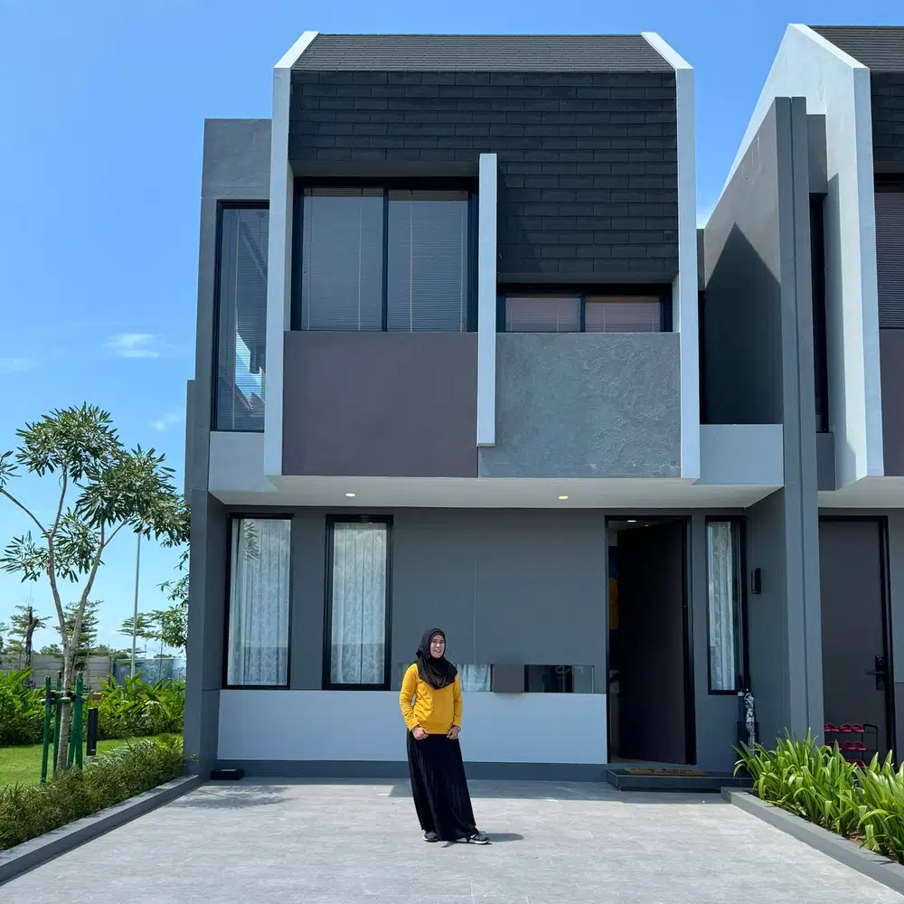 Rumah 2 Lantai dekat poros tallasa city lengkap kolam renang